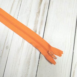 Cremallera continua por metros de nylon #5 color naranja, 10 metros + 30  cursores de niquel, 30 mm de ancho, costuras, manualidades, cojines,  tapicería : : Hogar y cocina